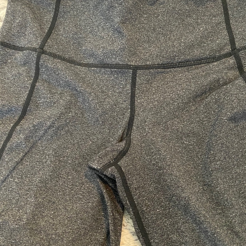 Lululemon Crops - Picture 2 of 4